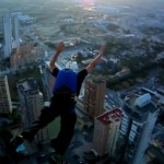 Base jump illégal depuis un hôtel !