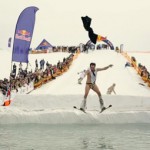 Saut dans une piscine de glace : Red Bull Jump & Freeze !